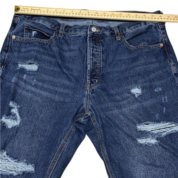 Old Navy High Rise Slouchy Straight
Distressed Jeans Size 16 - Picture 3 of 6